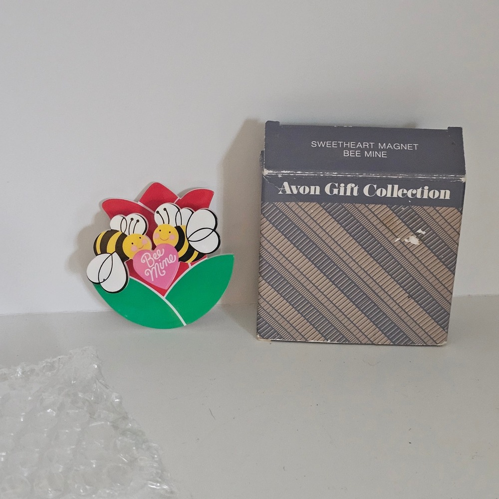Vintage Avon Gift Collection Bee Mine Sweetheart Magnet Valentine BumblebeeTulip